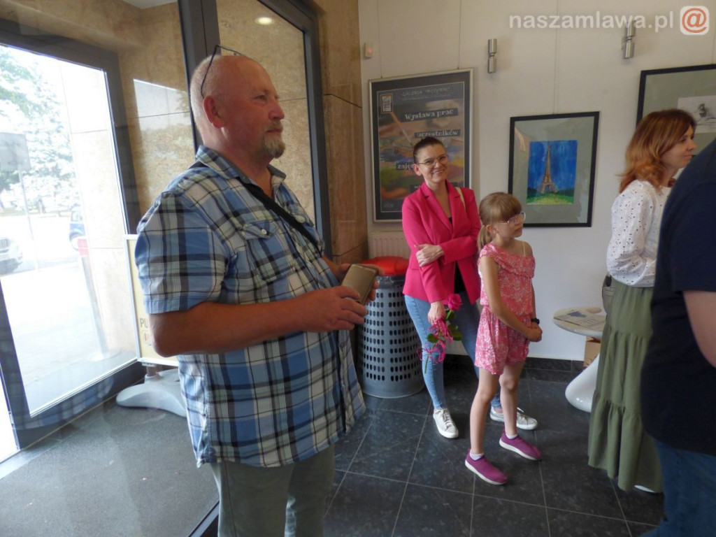 Wernisaż wystawy prac pod kierunkiem Joanny Rodowicz [ZDJĘCIA]