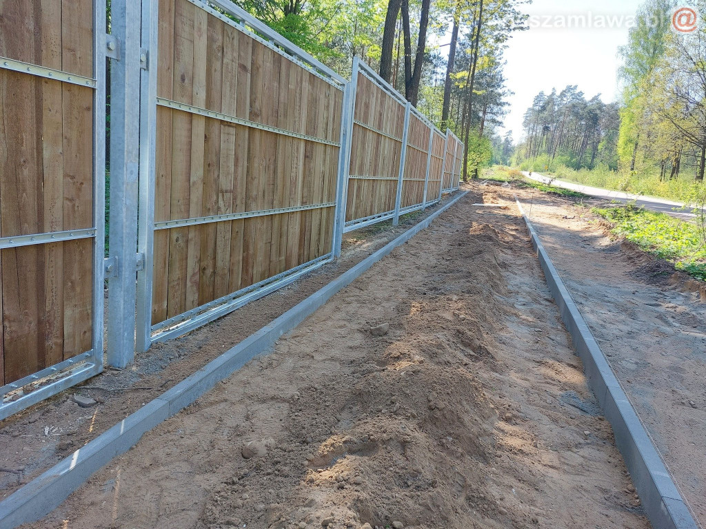 Prace przy Pokazowej Zagrodzie Żubrów [ZDJĘCIA]