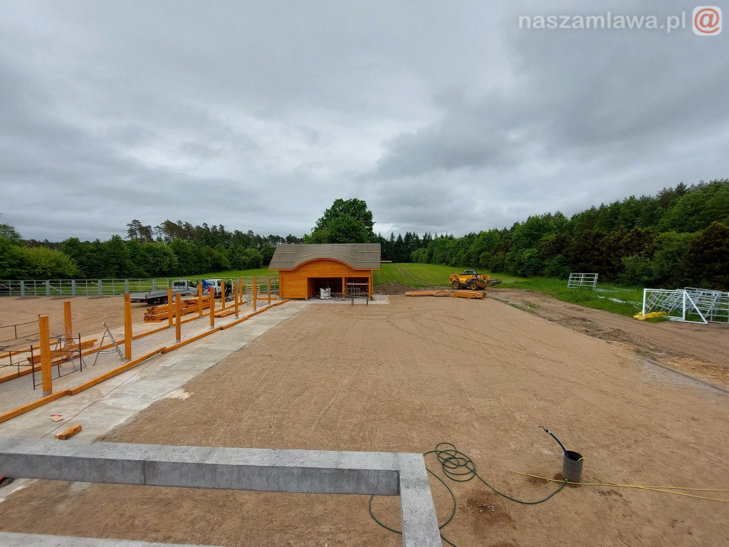 Prace przy Pokazowej Zagrodzie Żubrów [ZDJĘCIA]