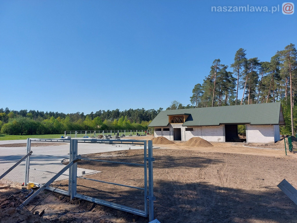 Prace przy Pokazowej Zagrodzie Żubrów [ZDJĘCIA]