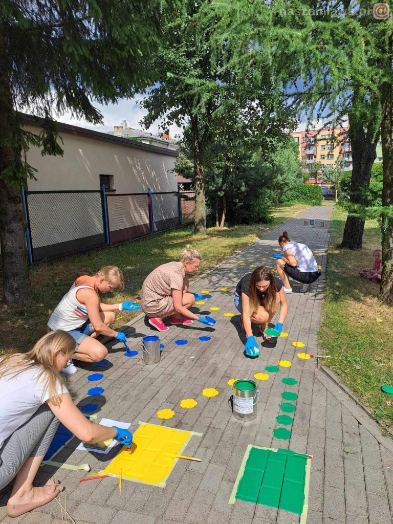 Zabawy chodnikowe dzieci [ZDJĘCIA]