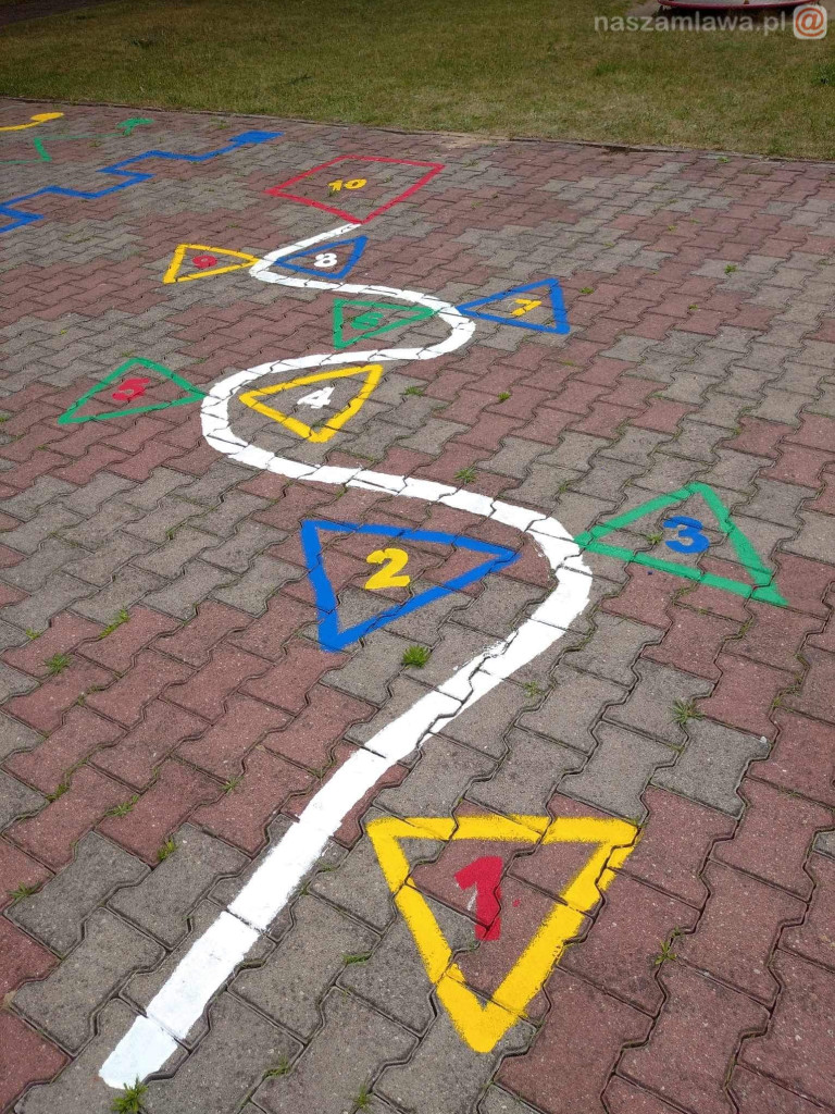 Zabawy chodnikowe dzieci [ZDJĘCIA]