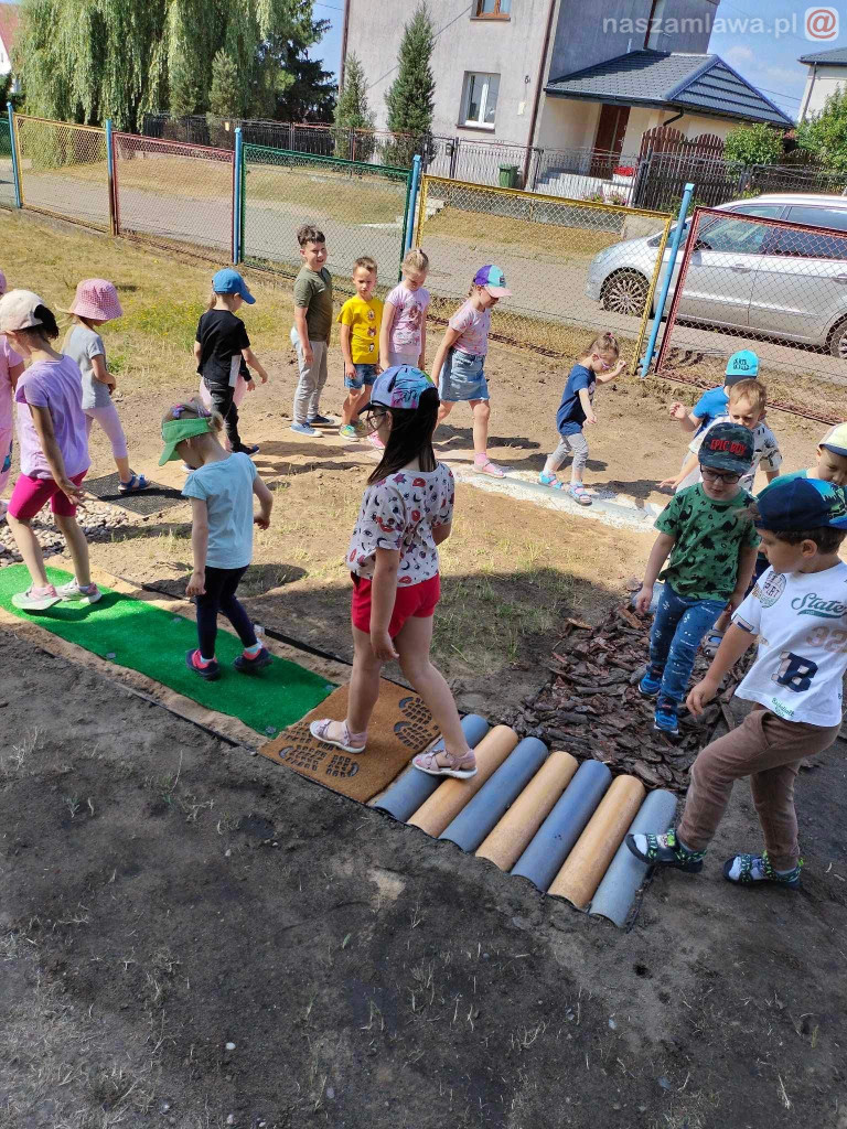 Zabawy chodnikowe dzieci [ZDJĘCIA]