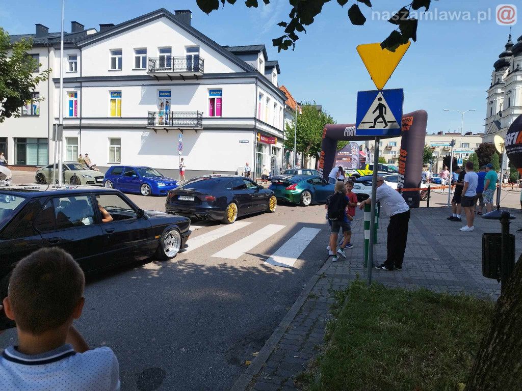 Mławski tort rozkrojony. Dni Mławy 2023