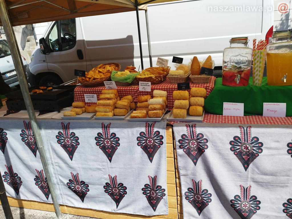 Mławski tort rozkrojony. Dni Mławy 2023