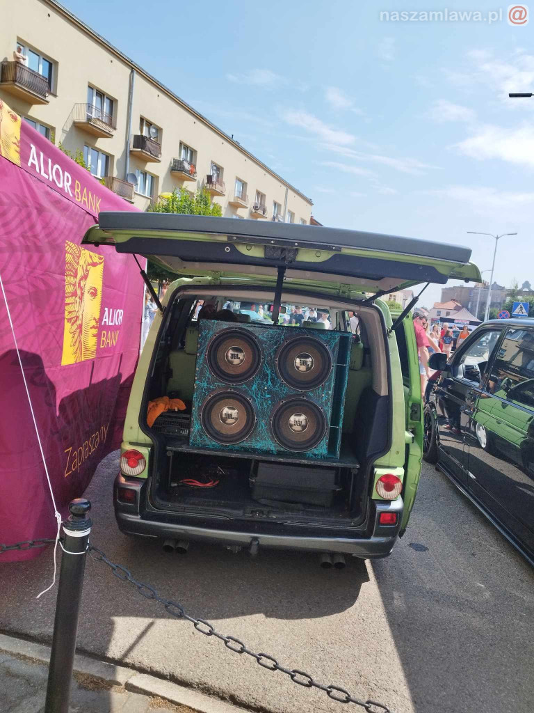 Mławski tort rozkrojony. Dni Mławy 2023