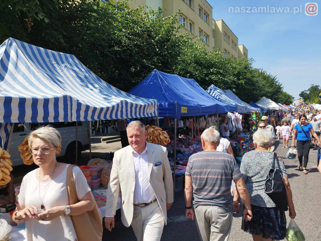 Mławski tort rozkrojony. Dni Mławy 2023