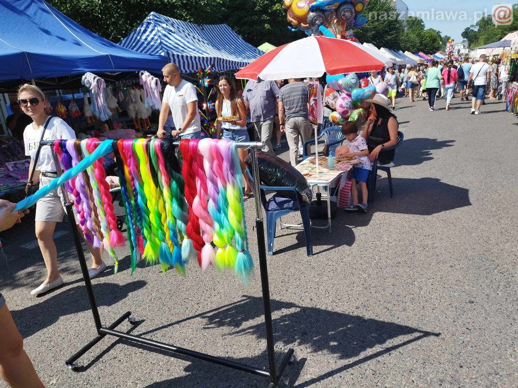 Mławski tort rozkrojony. Dni Mławy 2023