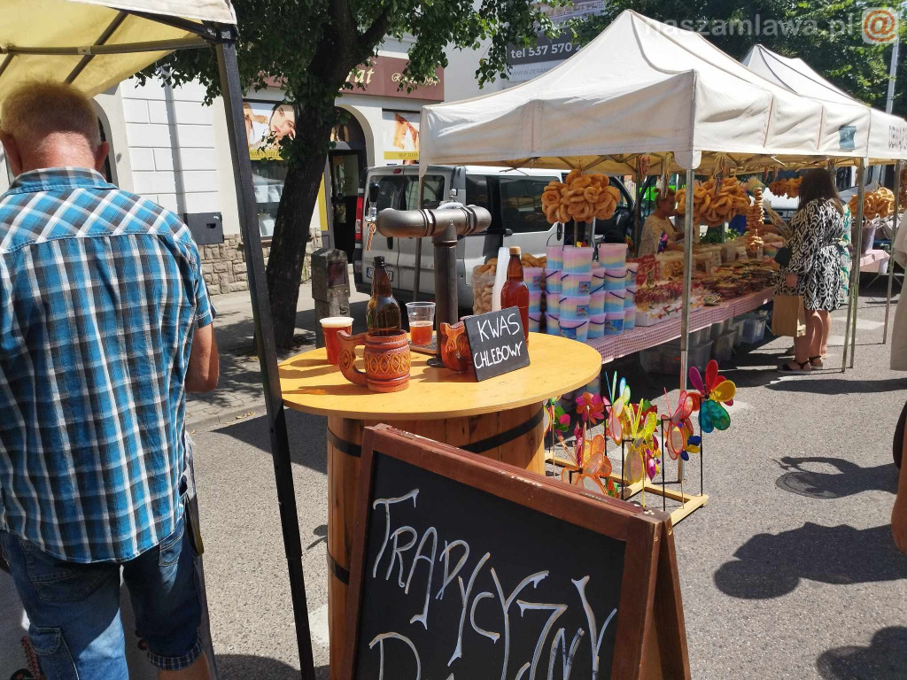 Mławski tort rozkrojony. Dni Mławy 2023