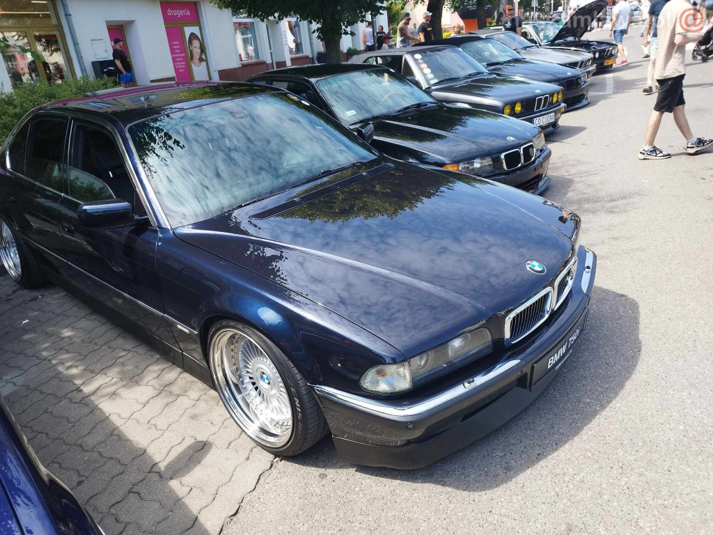 Dni Mławy 2023. Zlot samochodów tuningowanych [ZDJĘCIA]