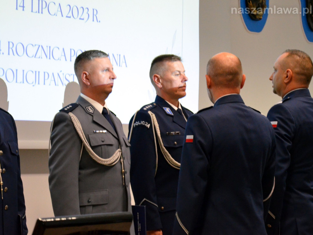 38 funkcjonariuszy z awansami [ZDJĘCIA]