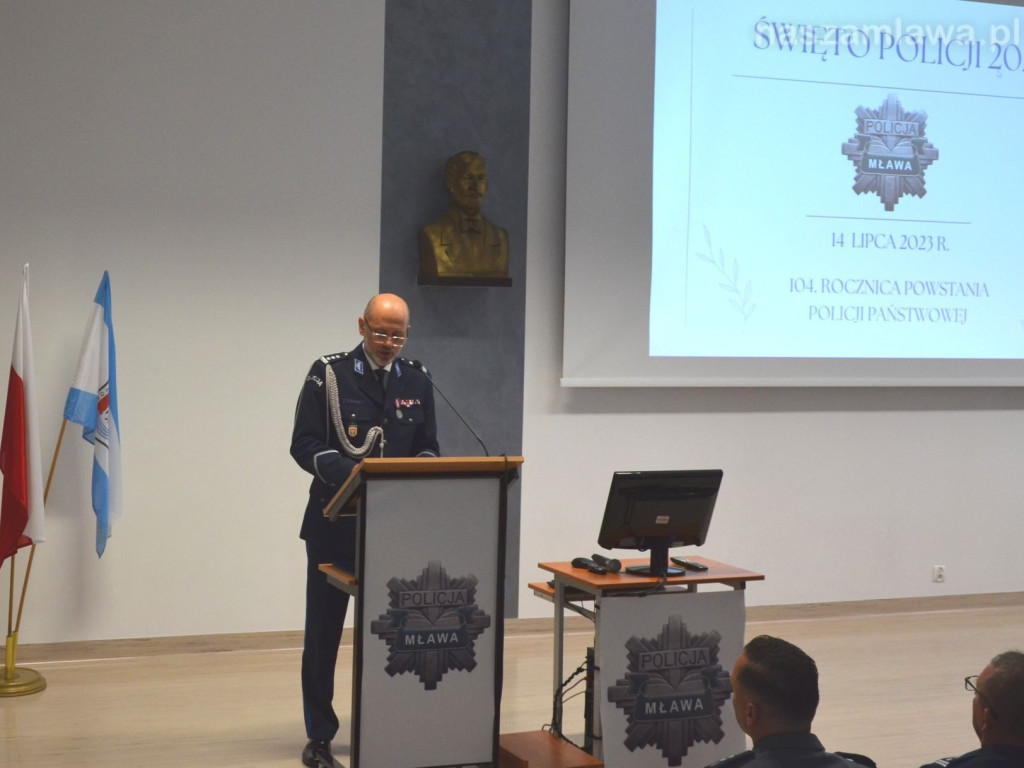 38 funkcjonariuszy z awansami [ZDJĘCIA]