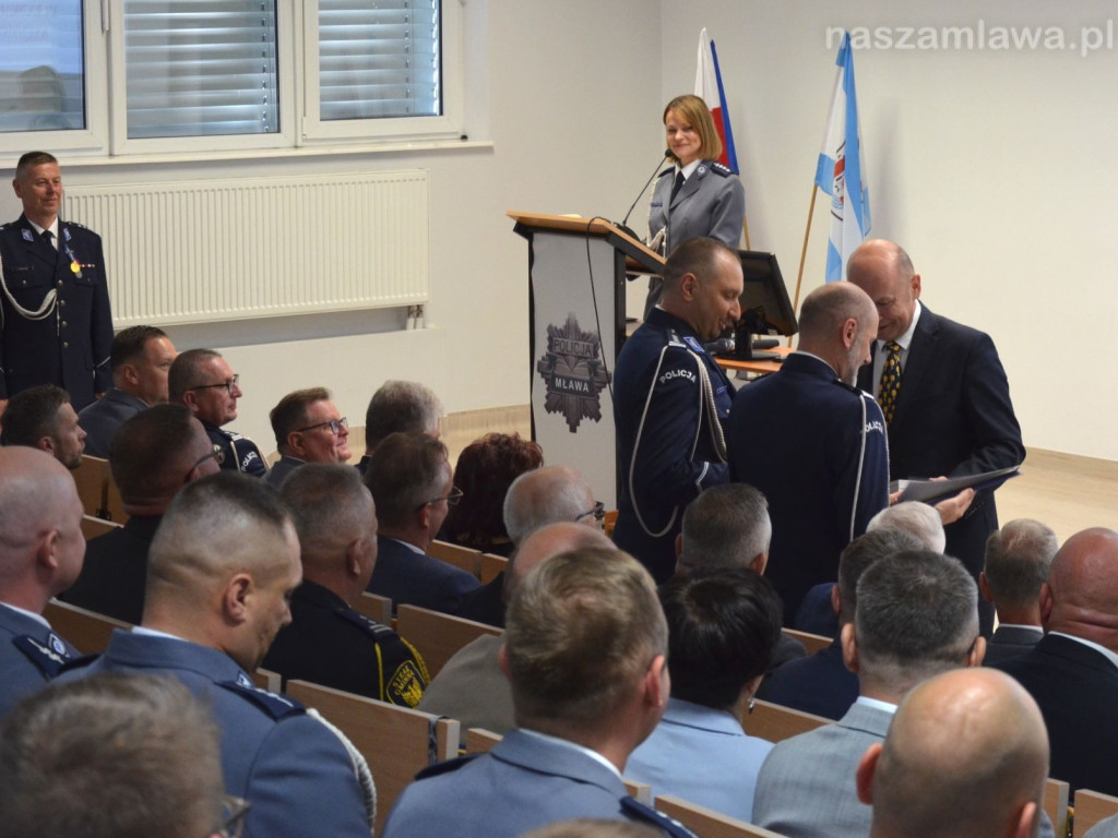 38 funkcjonariuszy z awansami [ZDJĘCIA]