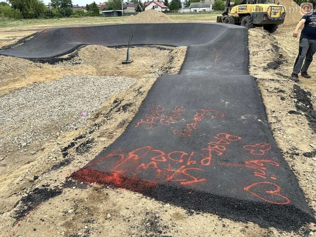 Jeszcze nie gotowe, a już niszczone [ZDJĘCIA]