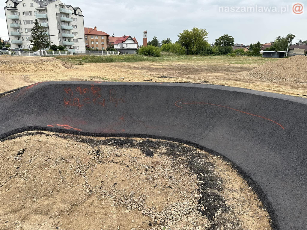 Jeszcze nie gotowe, a już niszczone [ZDJĘCIA]