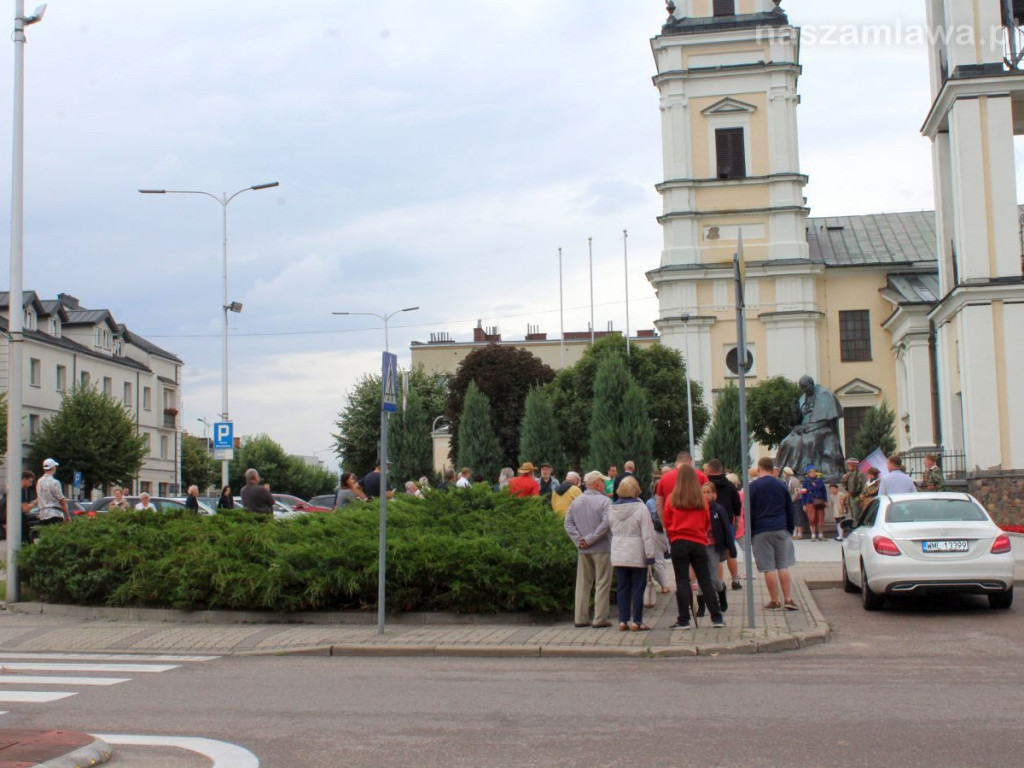 Cześć i chwała bohaterom! Mława PAMIĘTA! [FILMY i ZDJĘCIA]