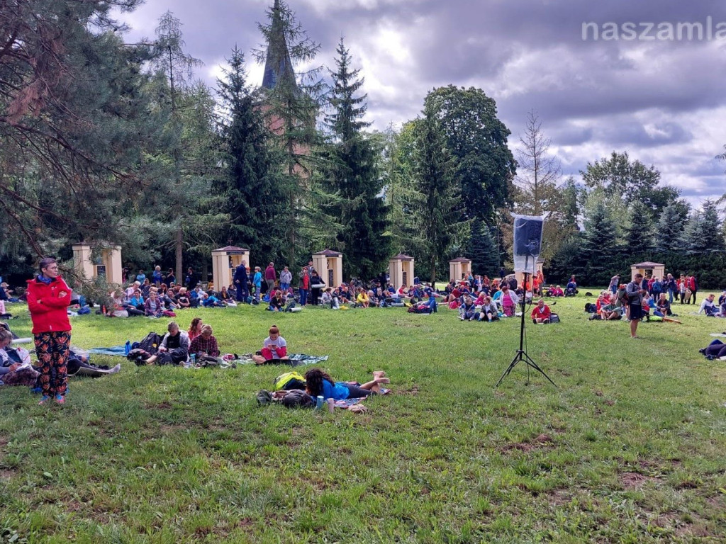 PIELGRZYMKA PŁOCKA. Grupa Miedziana idzie na Jasną Górę [FILMY]