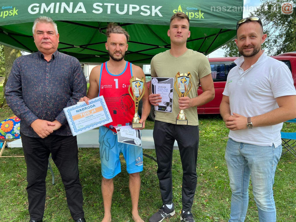 Pod siatką na piasku. Trumf w Stupsku, triumf w Rybnie