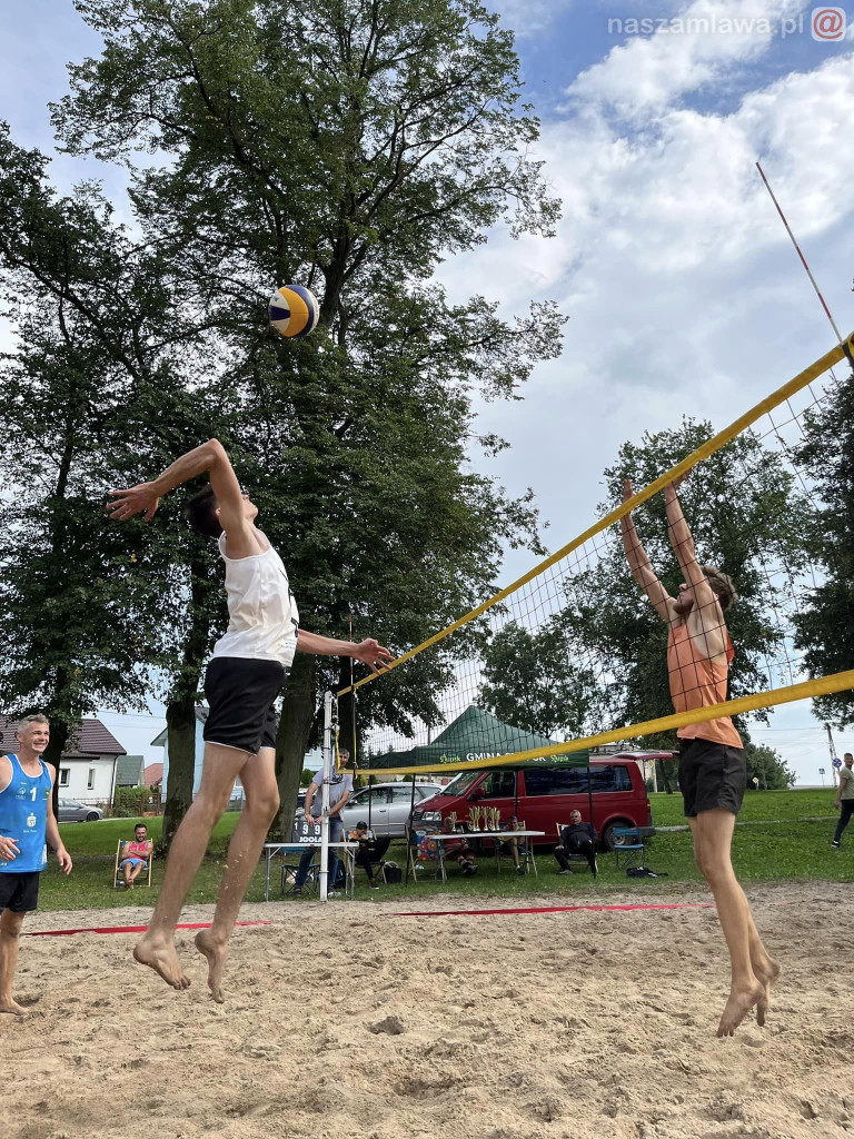 Pod siatką na piasku. Trumf w Stupsku, triumf w Rybnie