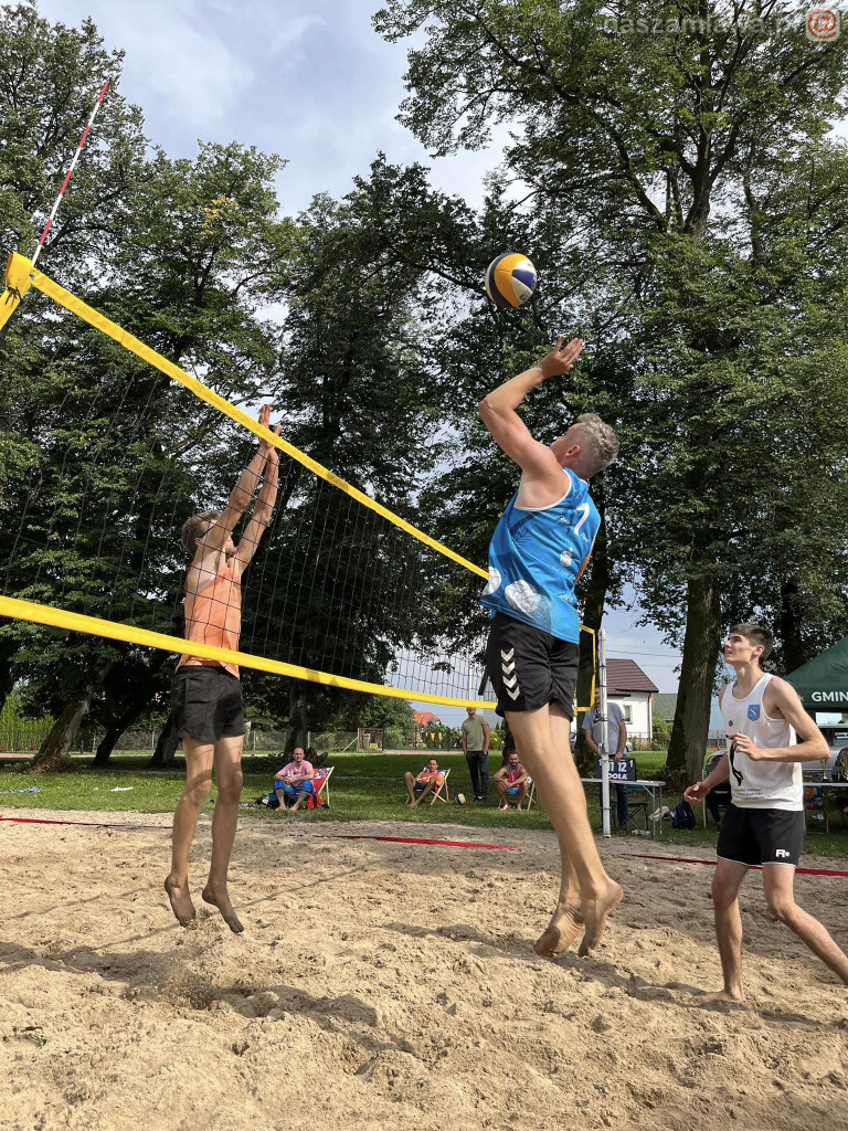 Pod siatką na piasku. Trumf w Stupsku, triumf w Rybnie