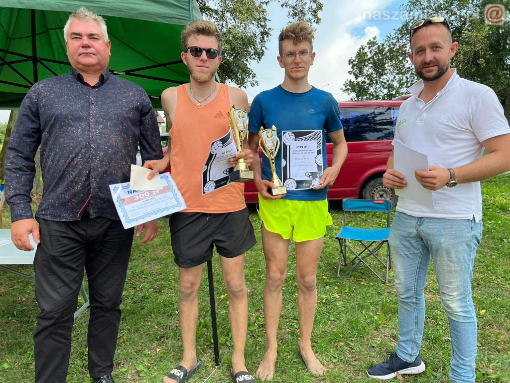 Pod siatką na piasku. Trumf w Stupsku, triumf w Rybnie