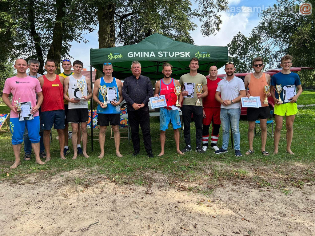 Pod siatką na piasku. Trumf w Stupsku, triumf w Rybnie