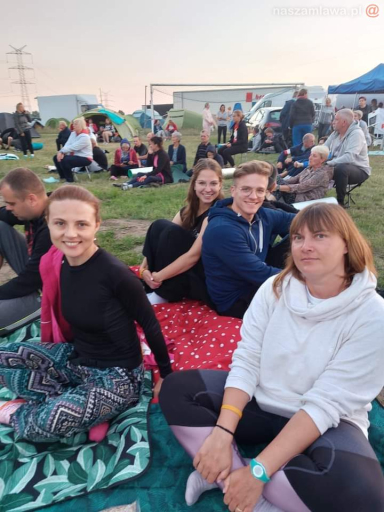 Pielgrzymi z Mławy na trasie Pielgrzymki Płockiej