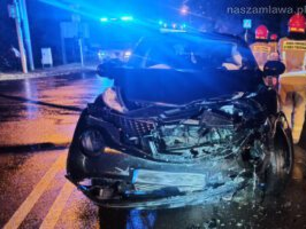 Ranne 4-letnie dziecko i dwoje dorosłych