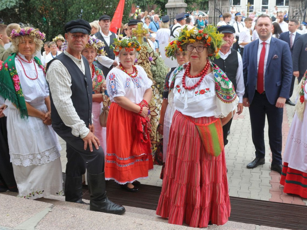 Barwny korowód z mławianami na Dożynkach Wojewódzkich [ZDJĘCIA]