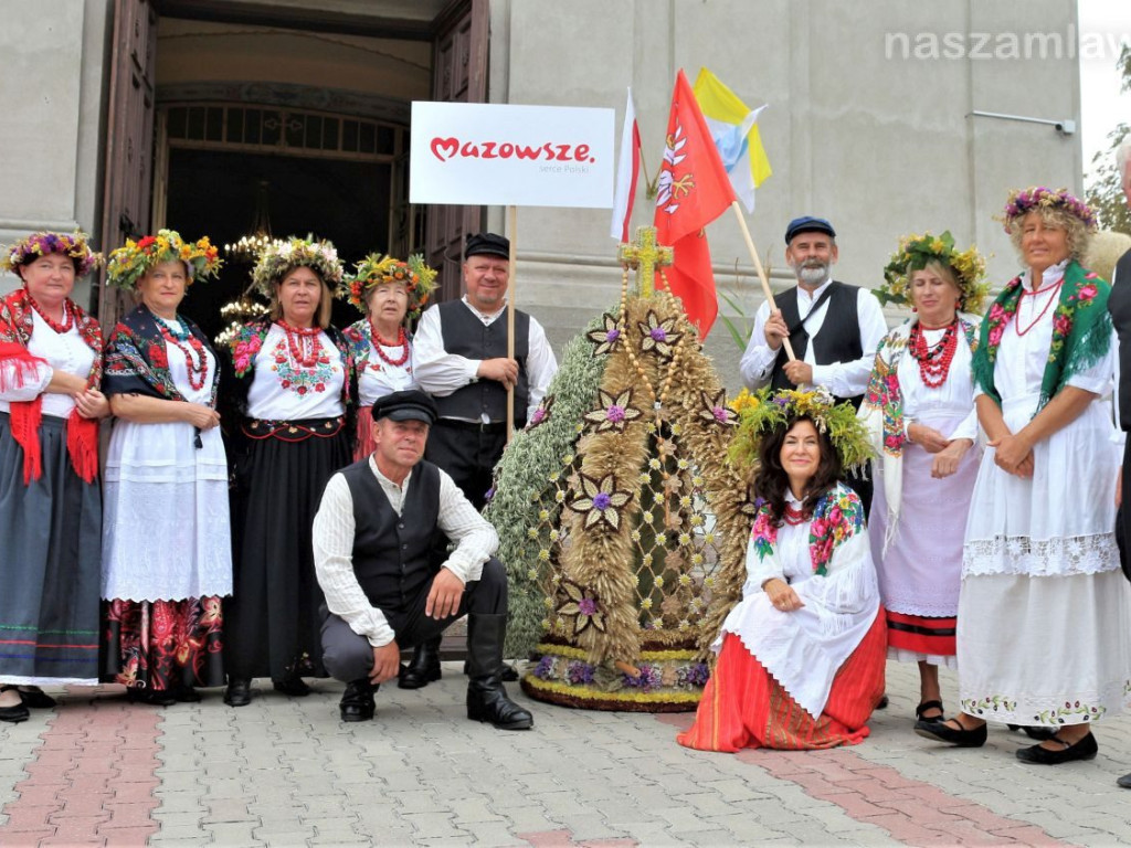Barwny korowód z mławianami na Dożynkach Wojewódzkich [ZDJĘCIA]