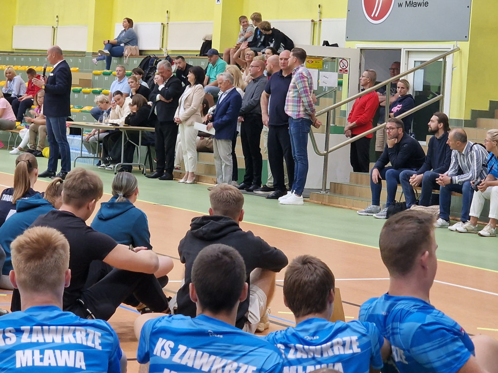 Pod siatką i pod bramką. Mławski Turniej Gier Zespołowych