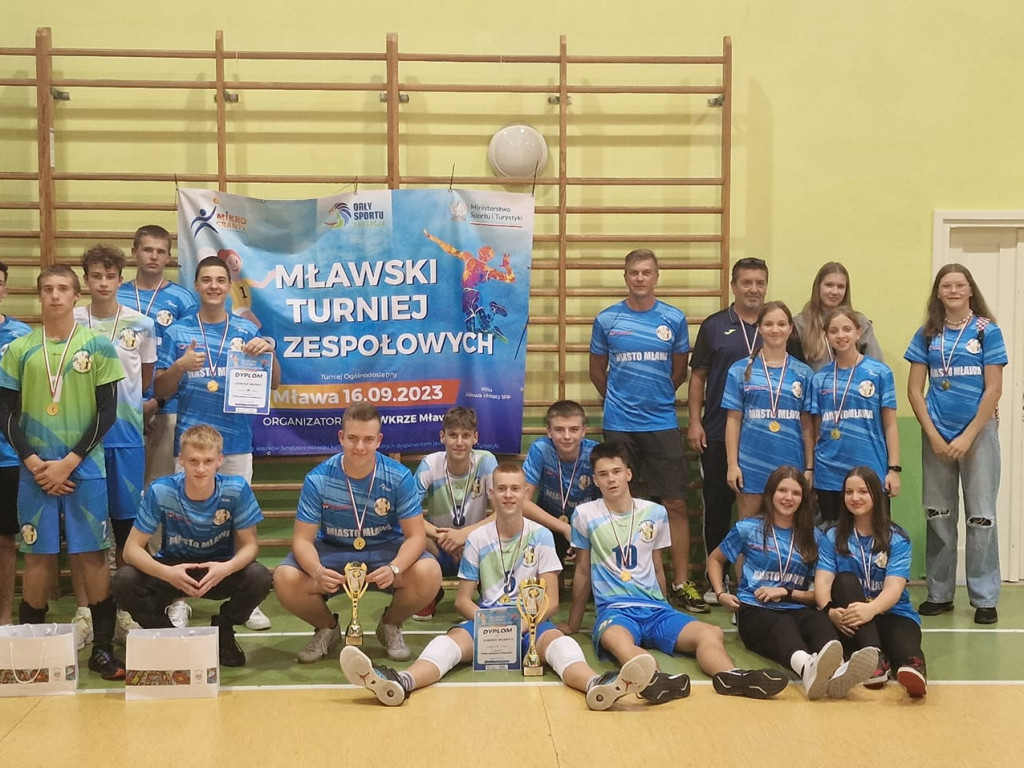 Pod siatką i pod bramką. Mławski Turniej Gier Zespołowych