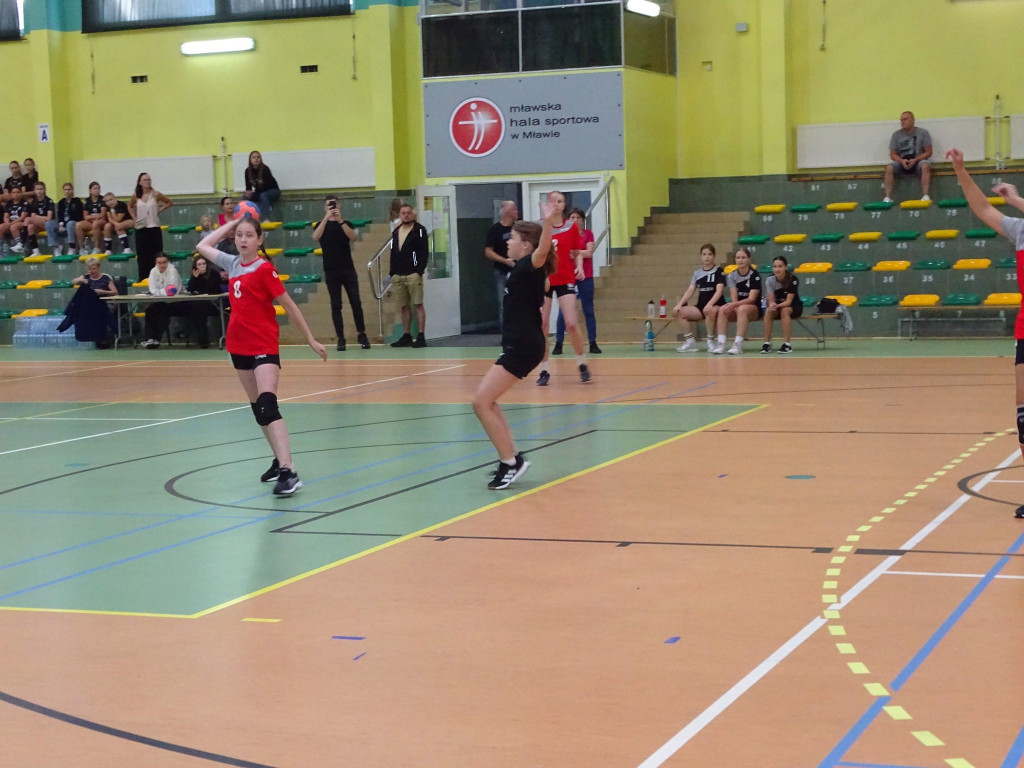 Pod siatką i pod bramką. Mławski Turniej Gier Zespołowych