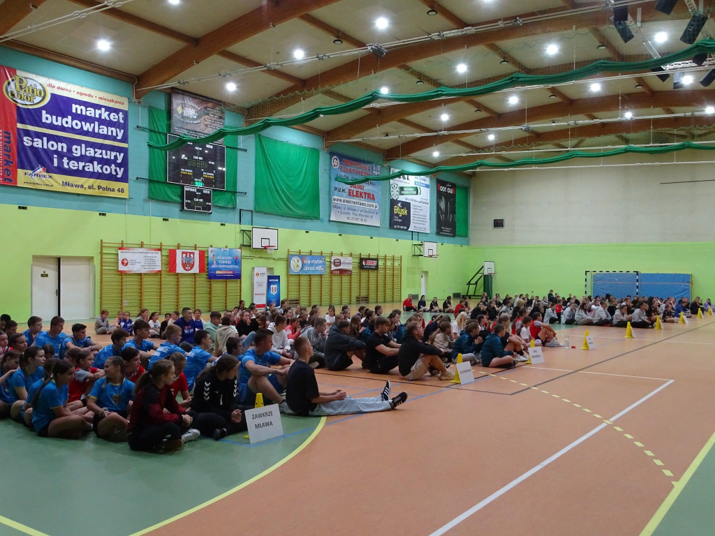 Pod siatką i pod bramką. Mławski Turniej Gier Zespołowych