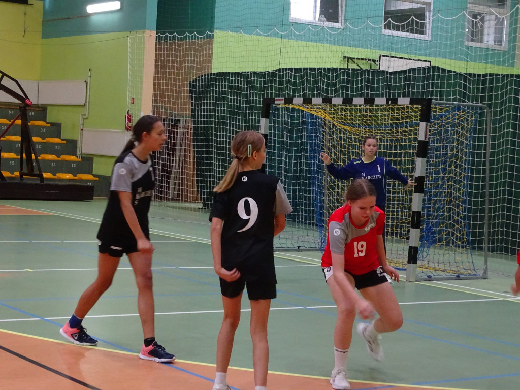 Pod siatką i pod bramką. Mławski Turniej Gier Zespołowych