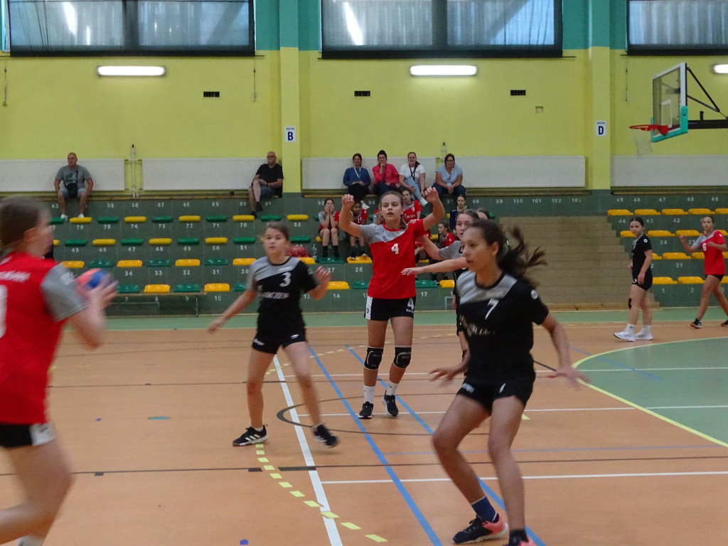 Pod siatką i pod bramką. Mławski Turniej Gier Zespołowych