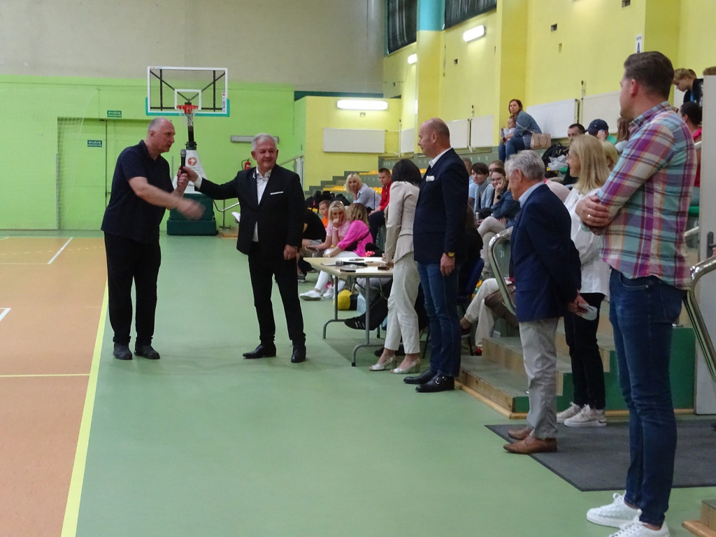 Pod siatką i pod bramką. Mławski Turniej Gier Zespołowych