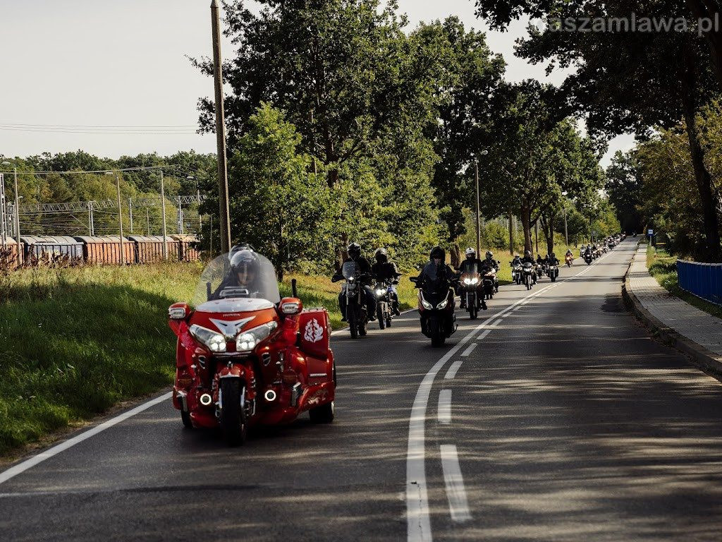 Z Mławy wyjechało prawie 80 motocykli [ZDJĘCIA]