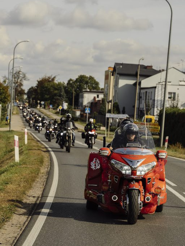 Z Mławy wyjechało prawie 80 motocykli [ZDJĘCIA]