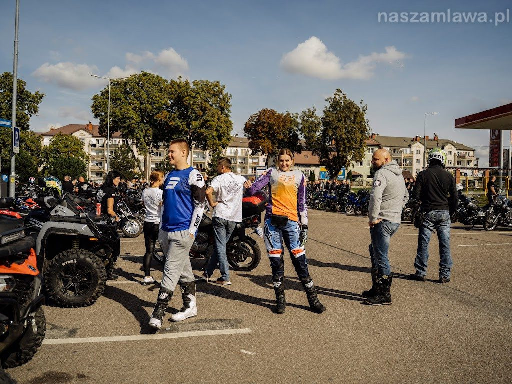 Z Mławy wyjechało prawie 80 motocykli [ZDJĘCIA]