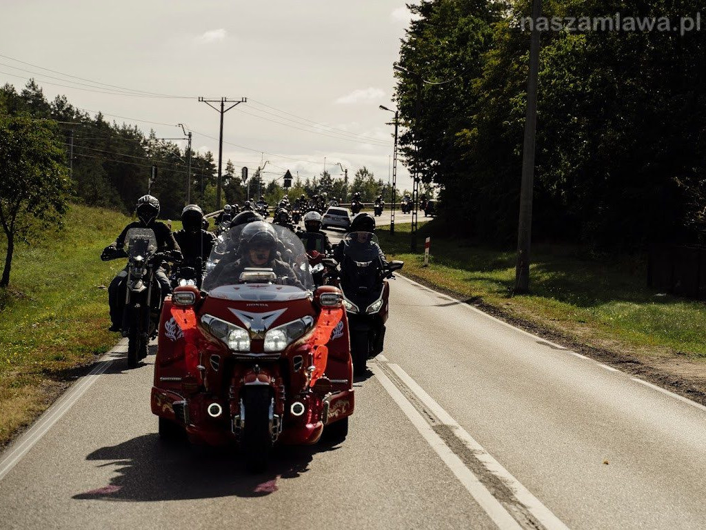 Z Mławy wyjechało prawie 80 motocykli [ZDJĘCIA]