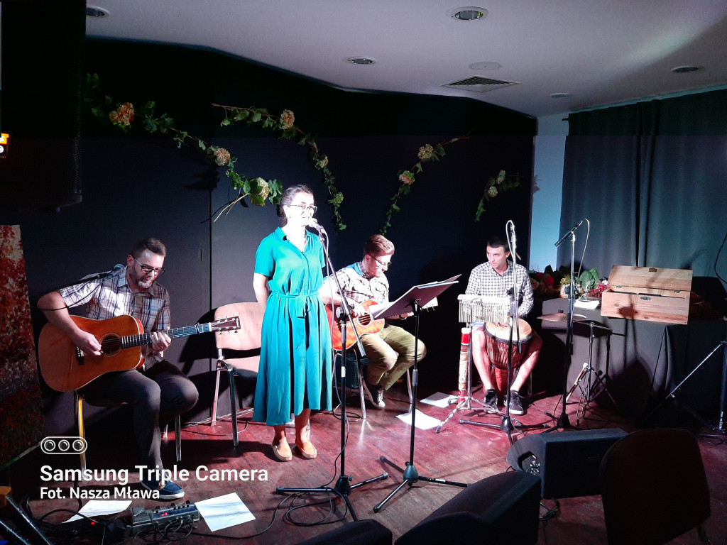 Noc Poetów w Mławie. Niezwykła uczta duchowa [NASZA RELACJA]