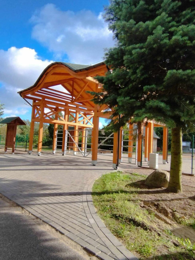 Prace przy 10-hektarowej zagrodzie dla żubrów [ZDJĘCIA]