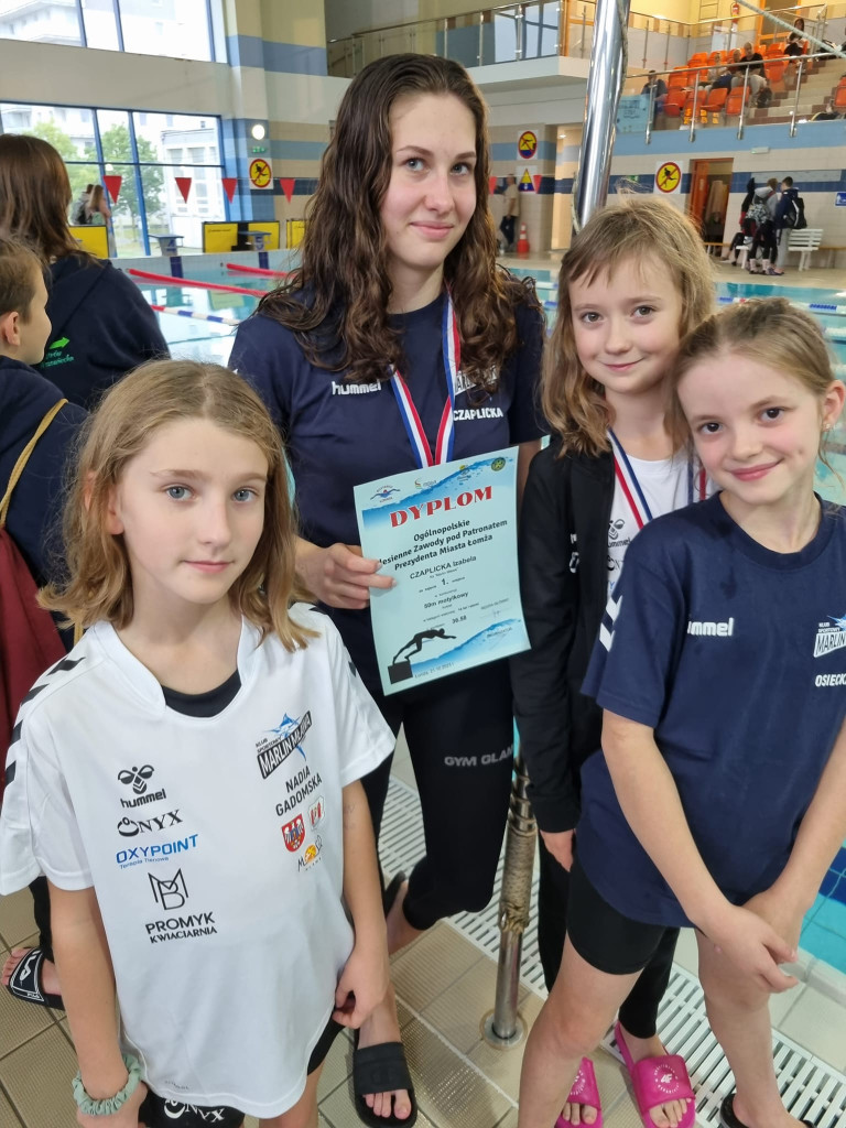 Łomżyńska próba pływaków. Medal gonił medal