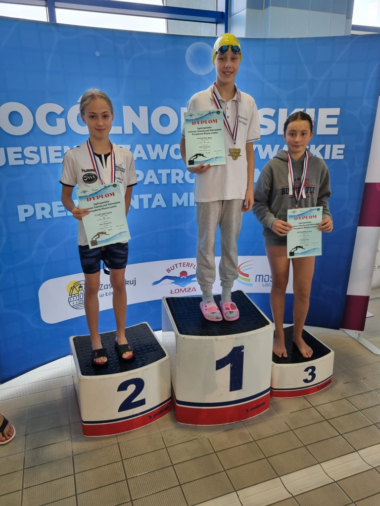 Łomżyńska próba pływaków. Medal gonił medal