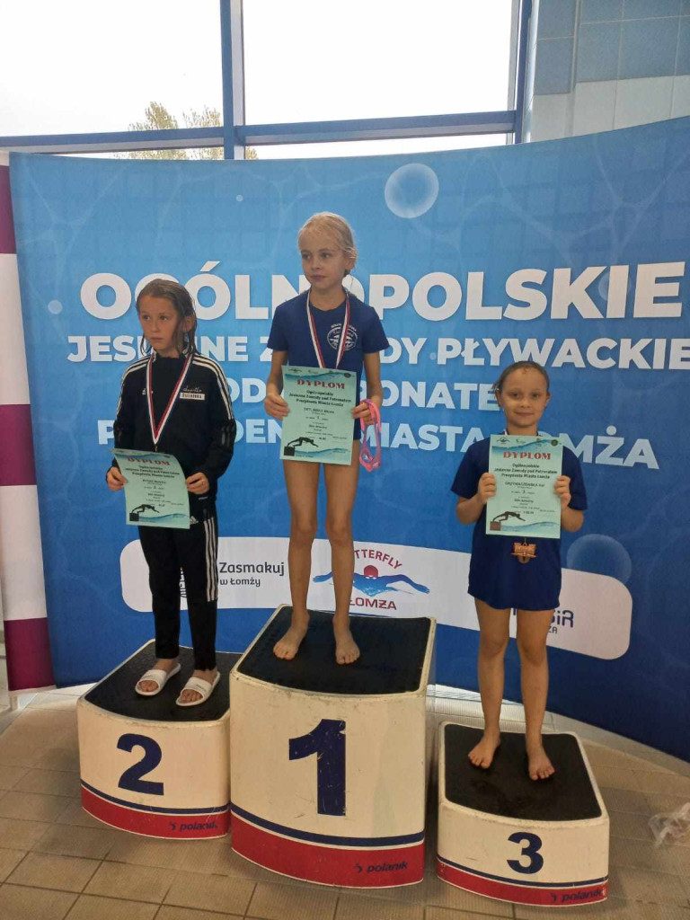 Łomżyńska próba pływaków. Medal gonił medal