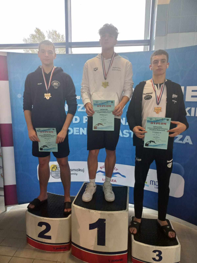 Łomżyńska próba pływaków. Medal gonił medal