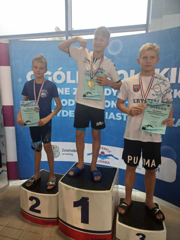 Łomżyńska próba pływaków. Medal gonił medal