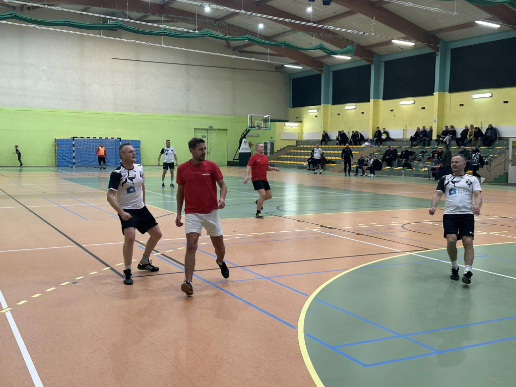 Somsiady uciekają. Czwórka Jeziorskiego warta podium