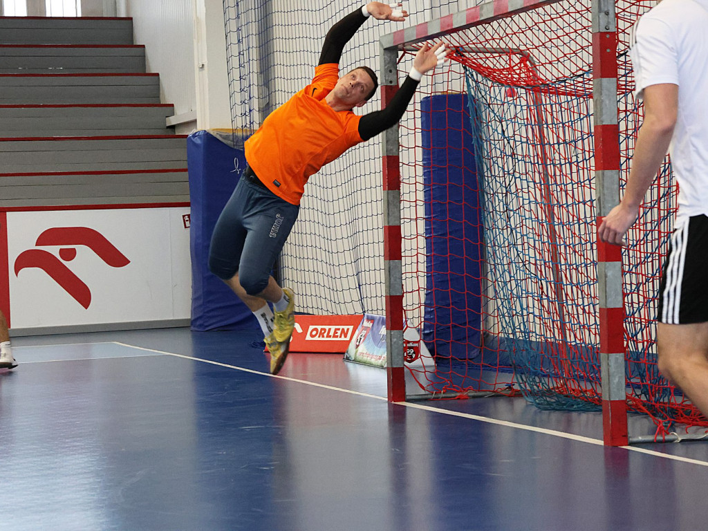 Powtórka z rozgrywki. Joker kończy w grupie